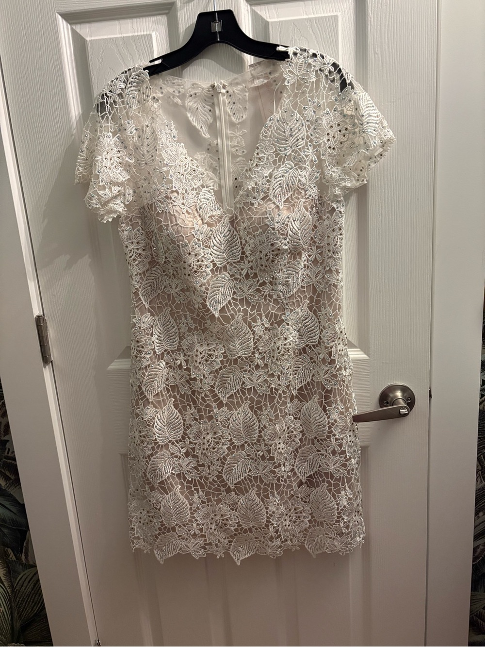 Dave & Johnny White Lace Floral Overlay Short Dress